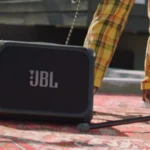 Cum Alegi între AI și Oameni în Business